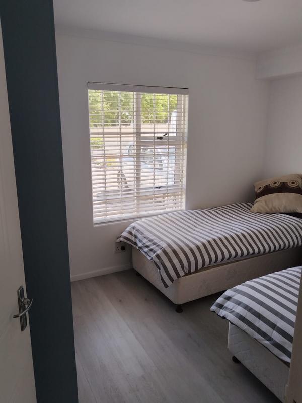 To Let 2 Bedroom Property for Rent in Wynberg Upper Western Cape
